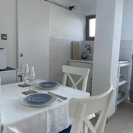 Apartment Studio Apartman Lana 3 *