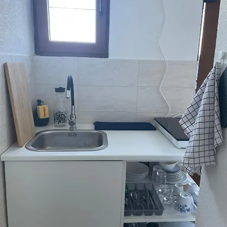 Apartment Studio Apartman Lana 3 *