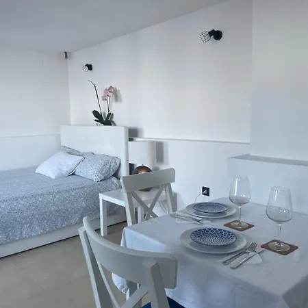 Studio Apartman Lana 3 Apartment